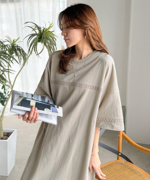 《JaVaジャバ コラボ》一枚で決まる抜け感シルエット。ハシゴレースオーバーサイズロングワンピース jv1050379