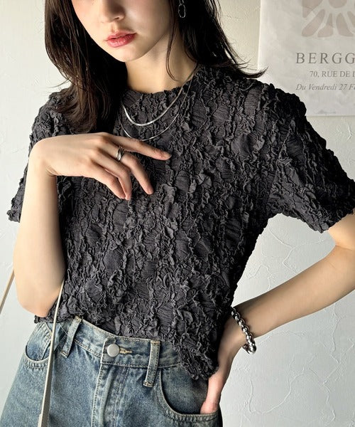 華やかな高級感を演出する。カットジャガード短丈Tシャツ（半袖） ce1050273
