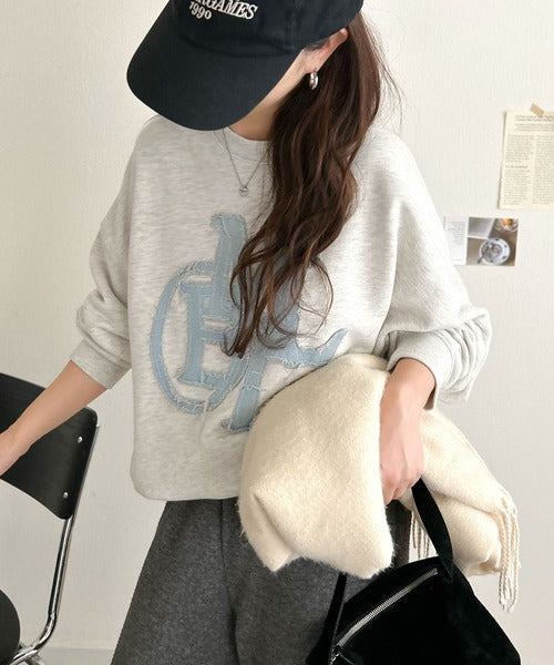 【mily bilet】ラフなシルエットに、遊び心をプラス。デニムフリンジワッペン使い裏毛スウェット(長袖)(ドットあり) mi1329132