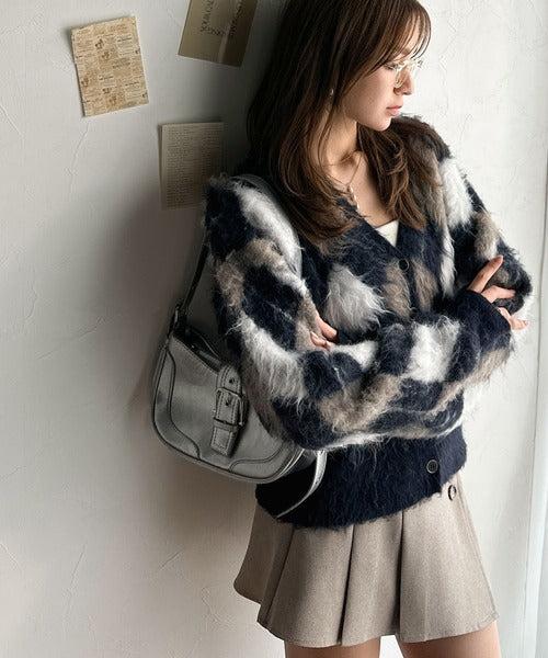 【mily bilet】柄で魅せる。季節感漂う、主役級のアーガイル柄Vニットカーディガン mi1029173