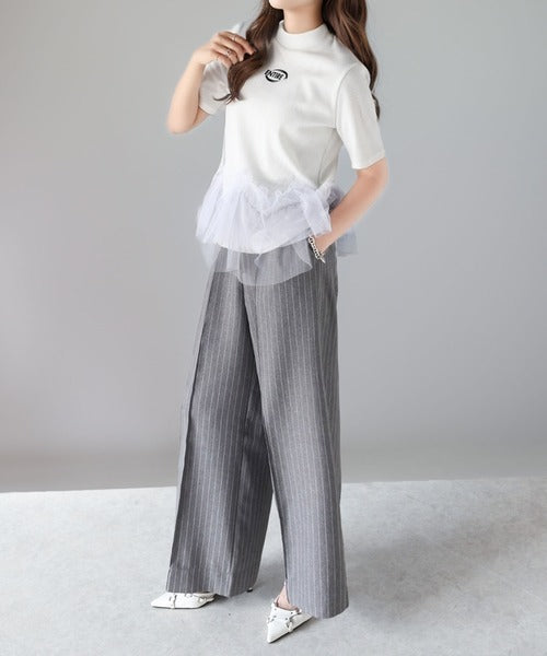甘さの中にカジュアル要素も取り入れた1枚。チュールフリルモックネックTシャツ ce1010304
