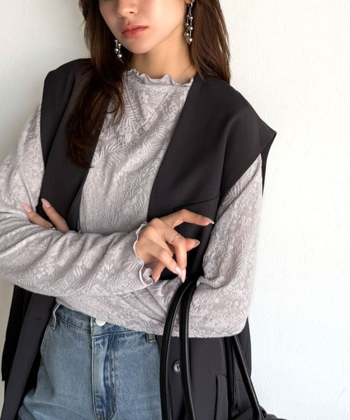 透け感で魅せる、秋の上品レイヤード。プチハイネック花柄レースメロウトップス（長袖） ce1010487