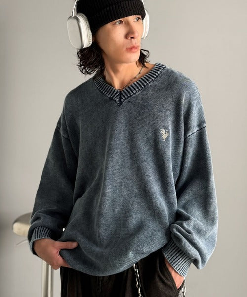 【Classical Origin】「自分ウケ最強。」綿100％刺繍入りピグメント加工Vネックセーター／Pigment-Dyed 100% Cotton Embroidered V-Neck Sweater co0780016