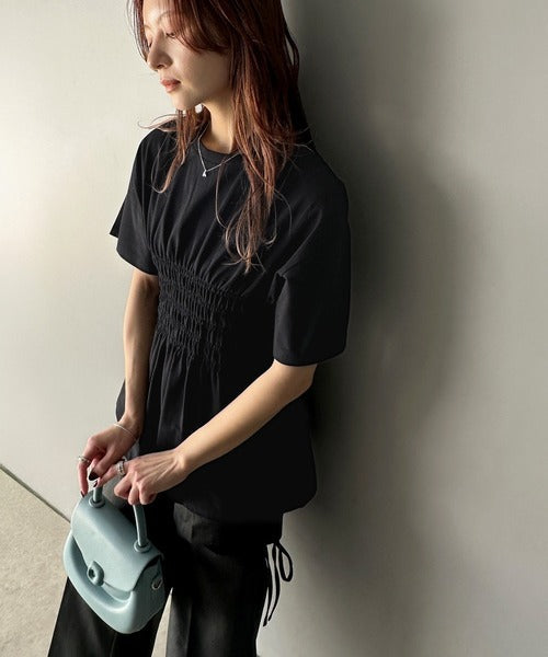ふわっと広がるAラインで魅せる。シャーリングデザインTシャツ（半袖） ce1050298