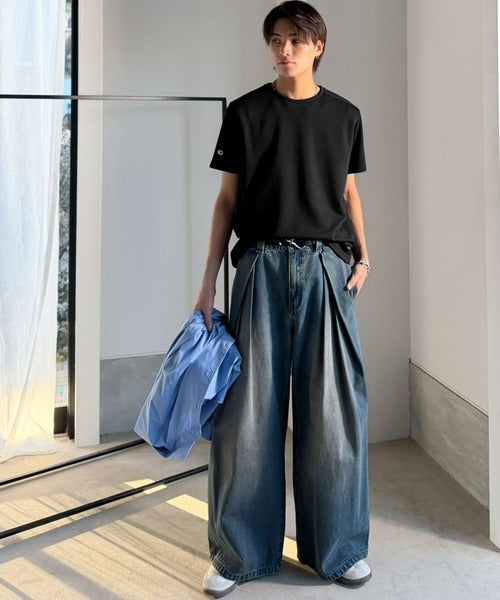 【接触冷感機能付き】肩切り替え袖刺繍ショート丈ダンボール素材Tシャツ／Shoulder Panel Cropped Double-Knit T-Shirt co1010055