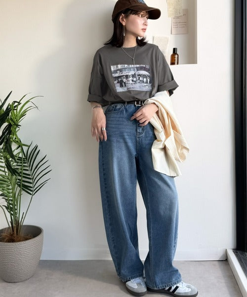 《JaVaジャバコラボ》【接触冷感機能付き】ラフな一枚に物語を。海外フォト刺繍オーバーサイズTEE（半袖） jv1260548