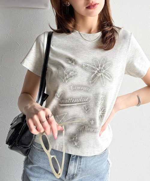 【mily bilet】大人可愛い最旬プリント柄。スプレーライクプリントコンパクトTシャツ（半袖） mi1329024