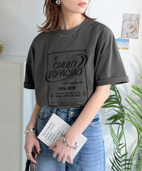 《JaVaジャバコラボ》シンプル派にも推したい！綿100％グラフィック刺繍Tシャツ（半袖） jv1050356