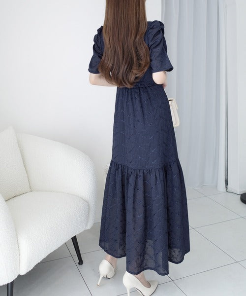 【mily bilet】おしゃれと高級感の絶妙なバランス。花刺繍ガーゼレトロシャツワンピース mi1139086