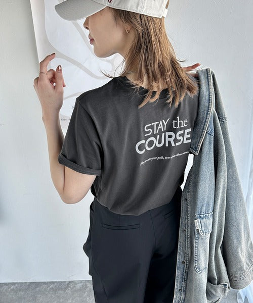 【sustaina+】シンプルなのに格上げ感抜群。オーガニックコットン100%前後2wayロゴ刺繍＆フロッキーTシャツ(半袖) ce1260399
