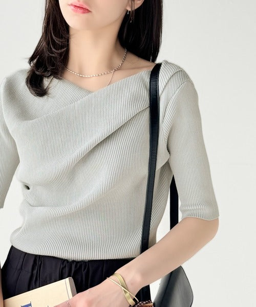 1枚で雰囲気美人。暑い日も、やっぱり上品でいたい。5分袖ドレープニット（半袖） ce1260474