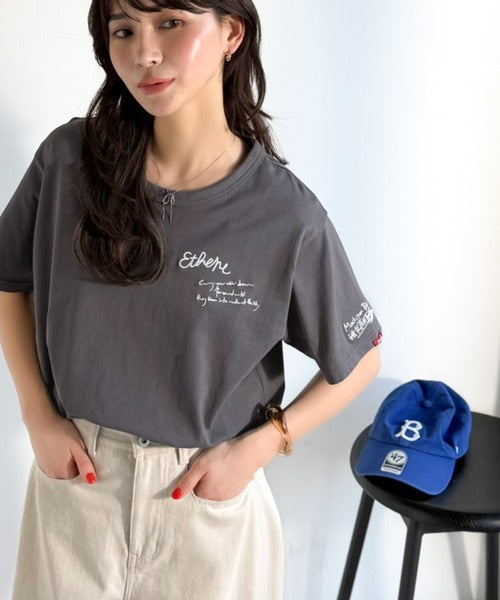前後ダブル刺繍で、後姿だってぬかりなくかわいい♪ 綿100％グラフィック飛び刺繍Tシャツ (半袖) ce1260546
