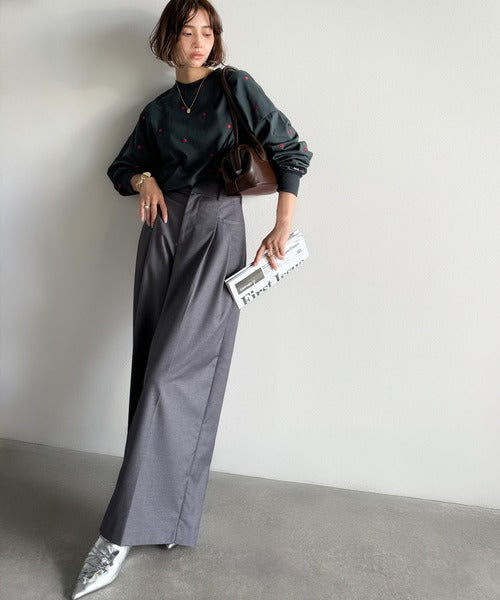 《JaVaジャバコラボ》“可愛い”がさりげなく溶け込む。袖ネーム付きミニハート総刺繍Tシャツ(長袖) jv1010498