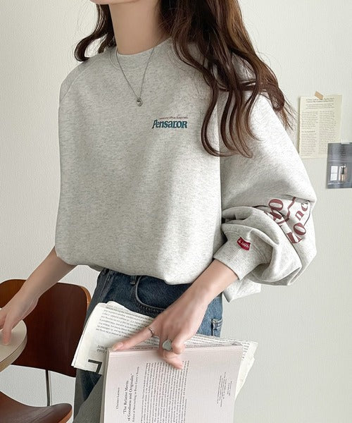 《Javaジャバコラボ》抜け感纏い、センスで遊ぶ。ロゴ袖刺繍＆グラフィック裏起毛プルオーバー jv1050328