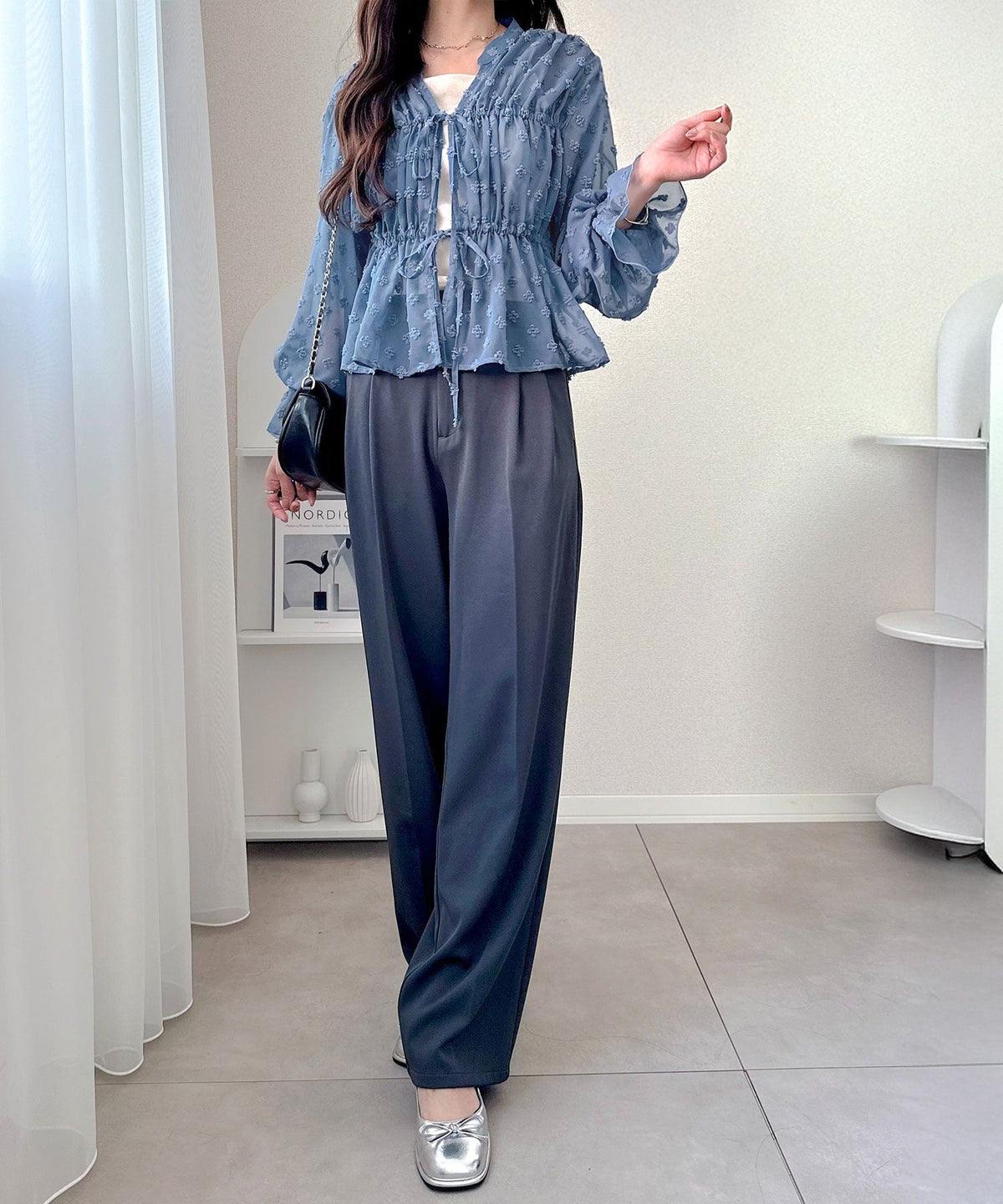 【mily bilet】透け感シフォンでつくる、大人の可憐スタイル。花柄シフォンカーデブラウス（長袖） mi1019105
