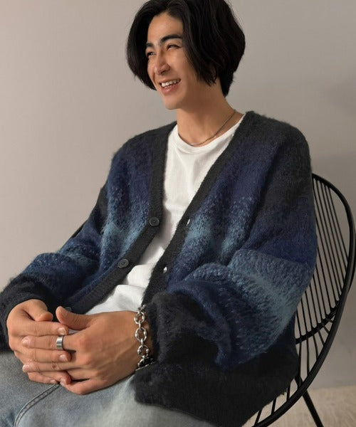 グラデーションボーダー柄Vネックニットカーディガン／Gradient Stripe V-Neck Cardigan co1150120