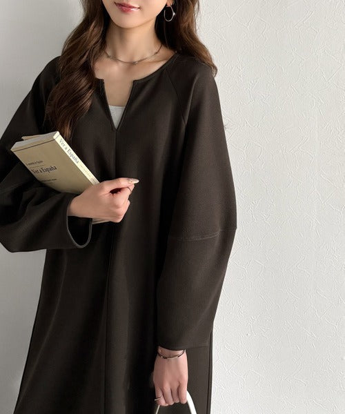 清楚にフェミニン、品よく抜け感。ランタンスリーブキーネックワンピース（ロング丈） ce1110149