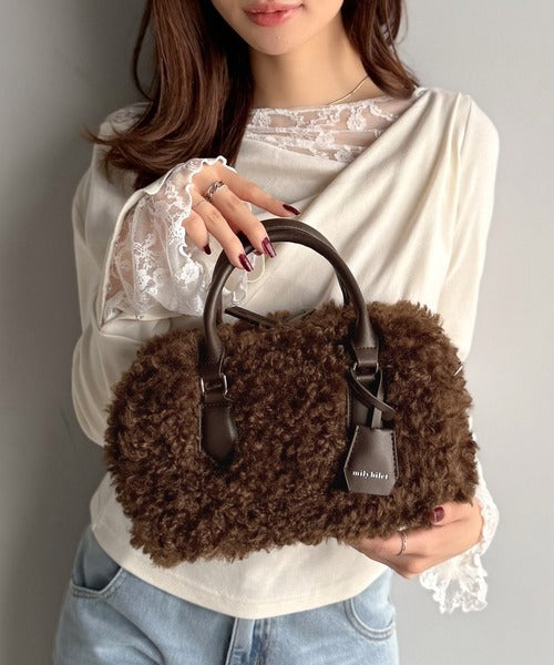 【mily bilet】スタイルに温もりをプラス！キーチャーム使い２WAYボアミニボストンバッグ mi1179066