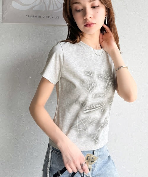 【mily bilet】大人可愛い最旬プリント柄。スプレーライクプリントコンパクトTシャツ（半袖） mi1329024