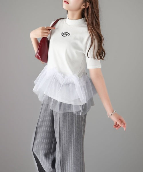甘さの中にカジュアル要素も取り入れた1枚。チュールフリルモックネックTシャツ ce1010304