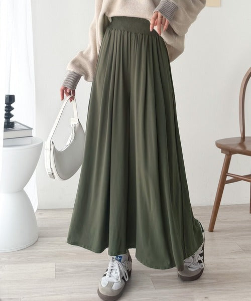 さらり、軽やか。リラックスstyleキマる。レーヨン素材ウエストギャザーフレアシルエットワイドパンツ ce1015084