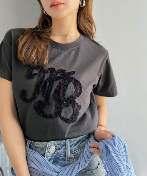 【mily bilet】1枚でサマになる。レースの透け感と光沢が魅力のレースワッペンTシャツ（半袖） mi1029185