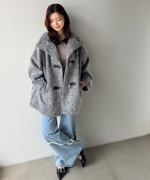 【mily bilet】大人の冬を格上げする主役アウター。フェザーシャギーバックル使いコート mi1019094
