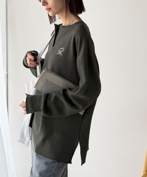 洒落感アップのこなれT。胸刺繍ワッフルオーバーサイズキーネックロンT（長袖） ce1260496