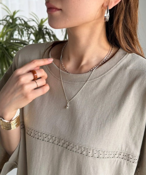 《JaVaジャバ コラボ》一枚で決まる抜け感シルエット。ハシゴレースオーバーサイズロングワンピース jv1050379