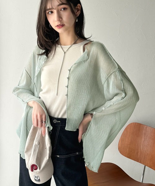 大人の上品な透け感を纏う。前後2wayシアー楊柳素材フレアスリーブブラウスカーディガン（長袖） ce1240083