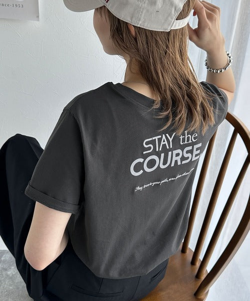 【sustaina+】シンプルなのに格上げ感抜群。オーガニックコットン100%前後2wayロゴ刺繍＆フロッキーTシャツ(半袖) ce1260399