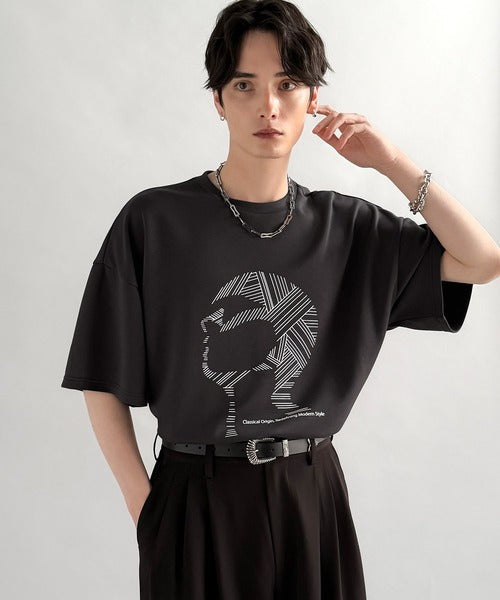 「視線を独り占め。」フェイスグラフィックオーバーサイズTシャツ／Face Graphic Oversized Double-Knit T-Shirt co1010006