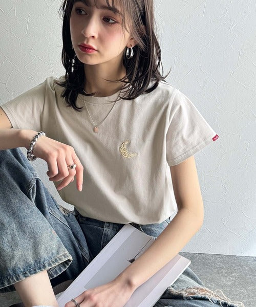 【sustaina+】オーガニックコットン100%。胸元ラメ糸ワンポイント刺繍 無地＆ボーダー柄Tシャツ（半袖） ce1260397