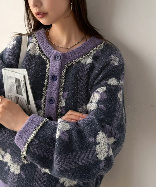 レトロな花柄に、ひと目惚れ。前後2WAY花柄ジャガードフリンジ使いヘンリーネックニットプルオーバー ce1020406