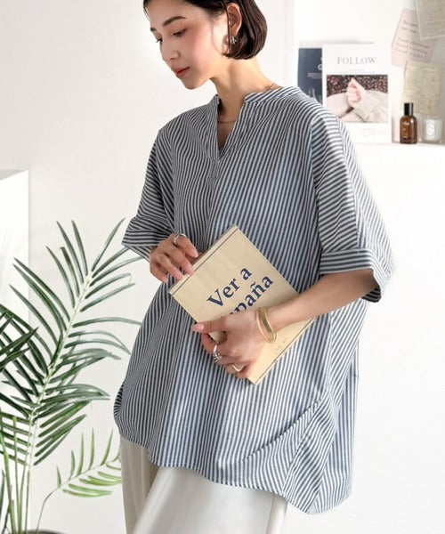 楽ちんな着心地×さらっとした肌触り。きれい見えも叶う一枚。リネン混バンドカラースキッパータックブラウス ce1265059