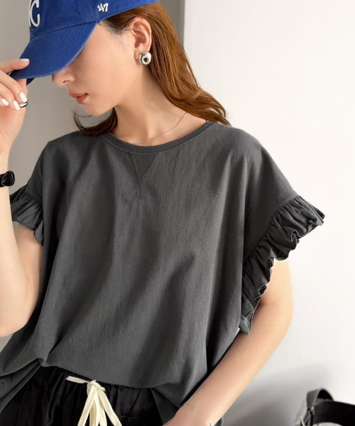 《JaVaジャバコラボ》着るだけで主役級。綿100％バック箔プリント袖フリルTシャツ（半袖） jv1330104