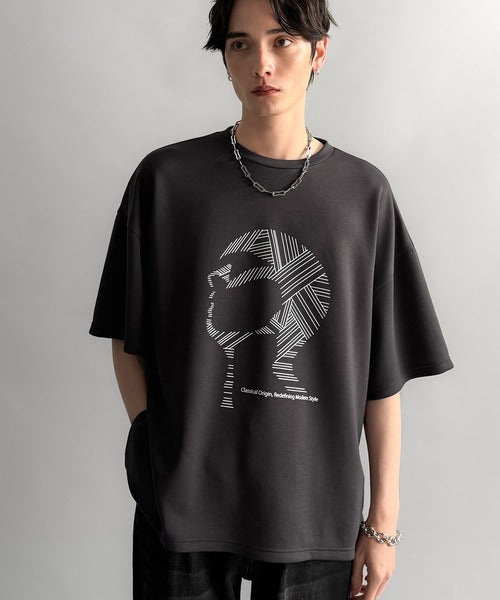 「視線を独り占め。」フェイスグラフィックオーバーサイズTシャツ／Face Graphic Oversized Double-Knit T-Shirt co1010006