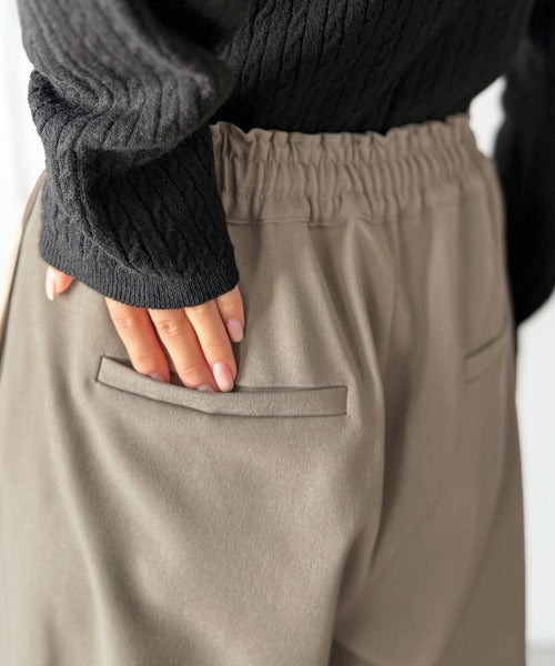 快適さと上品さを兼ね備えた、欲張りパンツ。センターパイピングイージーパンツ【セットアップ可】 ce1240109