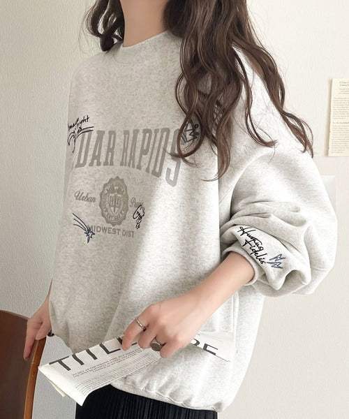 今っぽカジュアルの本命スウェット♪エンブレム風らくがき刺繍入りフロッキープリント裏起毛プルオーバー（長袖） ce1260508