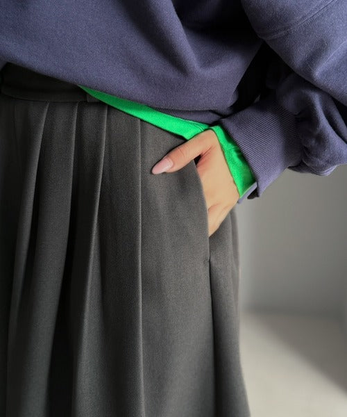 優雅なシルエット、足元軽やかに。タックフレアキュロットパンツ（ひざ丈） ce1070250