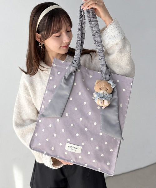 【mily bilet】こんなの待ってた！毎日のお供にも、推し活にも♪ドット柄サテンシュシュハンドルトート mi1079003