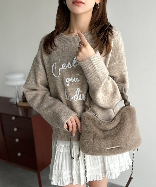 【mily bilet】ふんわり華やぎのアイテム。ロゴプレート使いボリュームファーバッグ mi1179058