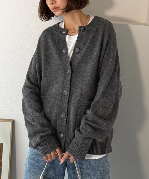 絶妙なすっきりシルエットで、華奢感がかなう。エポレットスリーブボーダーニットカーディガン ce1020300