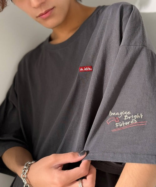 《JaVaジャバコラボ》男女お揃い可◎ヴィンテージムード漂う。綿100%バックムービーグラフィック 飛び刺繍オーバーサイズTシャツ（半袖） jv1260624