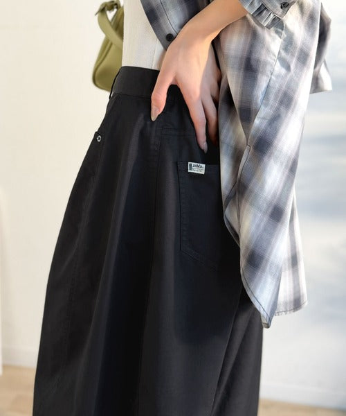 《JaVaジャバコラボ》 トレンド感たっぷりの最旬シルエット。タックバレルレッグパンツ jv1070220