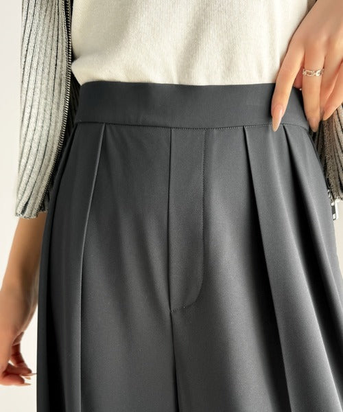 すっきりシルエット。防シワ効果素材2タックハイウエストワイドパンツ ce0940222