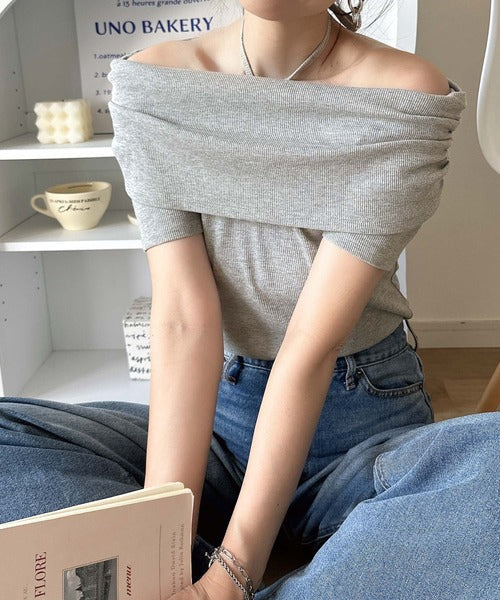 視線を奪う、美デコルテ。華奢見えを叶える、絶妙ドレープが◎ タイ付き五分袖オフショルトップス ce1240086