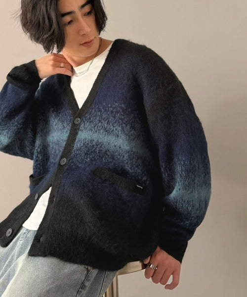 グラデーションボーダー柄Vネックニットカーディガン／Gradient Stripe V-Neck Cardigan co1150120