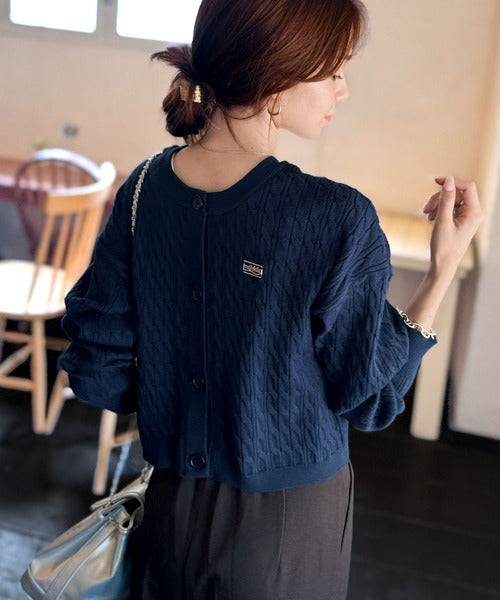 【mily bilet】やわらかな優しさ、漂う気品。前後2wayプレート使いケーブルニットカーディガン（長袖） mi1029140