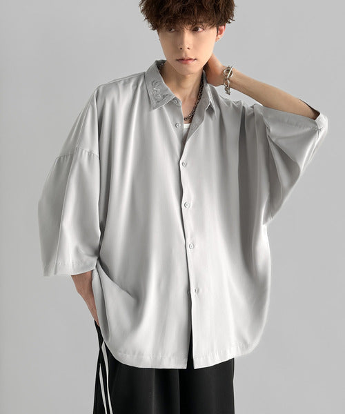 「雰囲気アガる。」衿刺繍ドレープドルマンシャツ／Embroidered Collar Draped Dolman Shirt co1010004